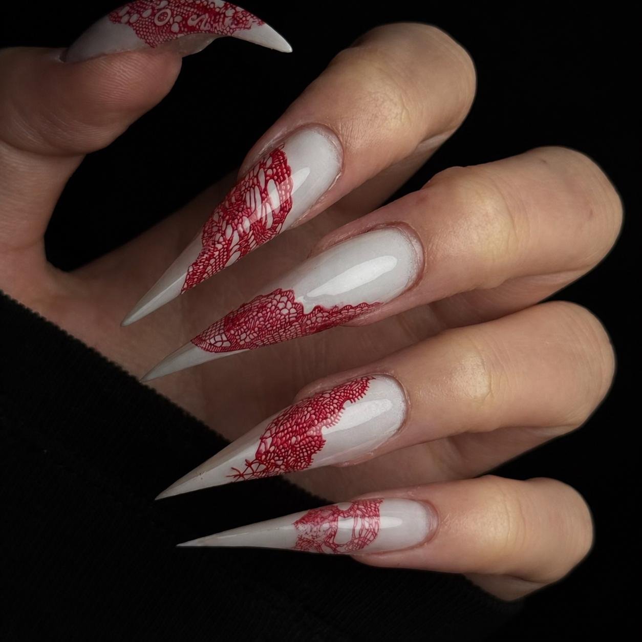 Symmetrical Red Lace Print Extra Long Stiletto Press On Nails, Milky White Gothic Vintage Sharp False Nails