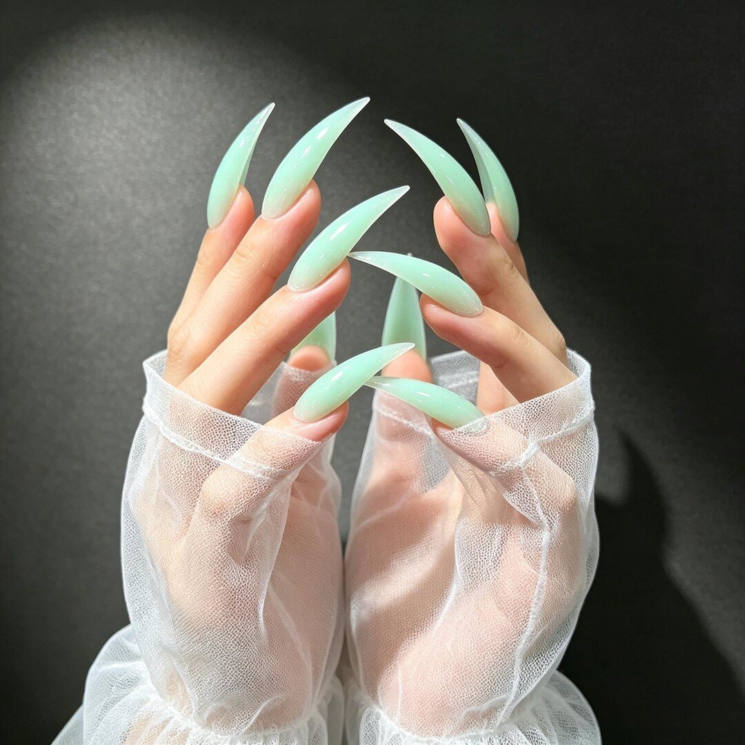 Seafoam Green Cat Claw press-on nails