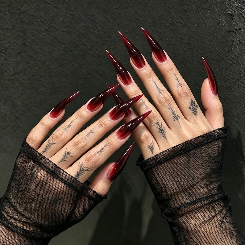 Crimson Noir Claw Press-on Nails, Dark Red Stiletto Nails for Gothic Style - Image 3