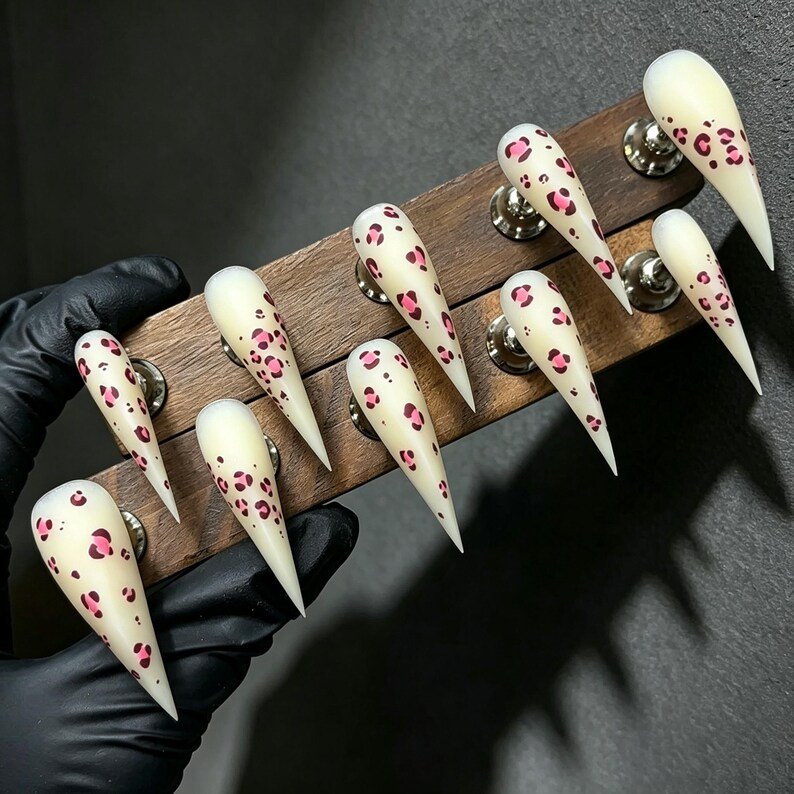 Peach Blossom Press-on Nails, Pink Floral Cat Claw Nails, Long Stiletto Nails,y2k-inspired Looks , Parties, Photoshoots, Everyday Statement - Image 3